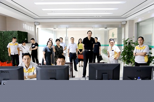 省總來銅開展專題調(diào)研和“送清涼”    調(diào)研組走進(jìn)安納達(dá)公司
